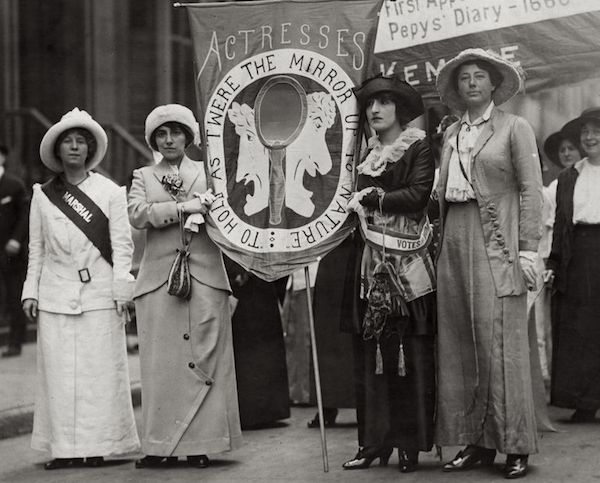 Fola la Follette with other actresses attendng Women's Suffrage Movement parade.